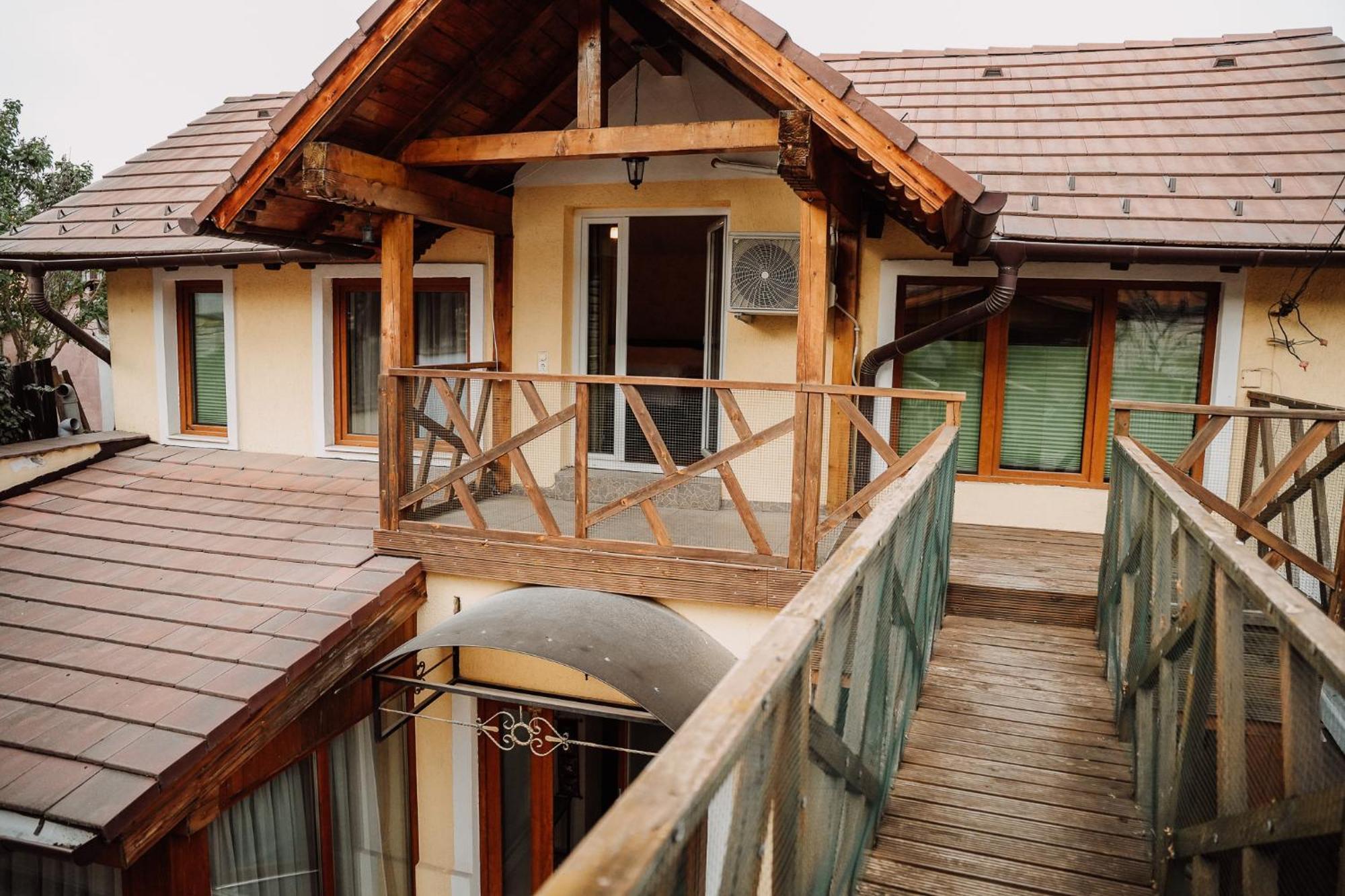 Real Home 1 Sibiu Bagian luar foto