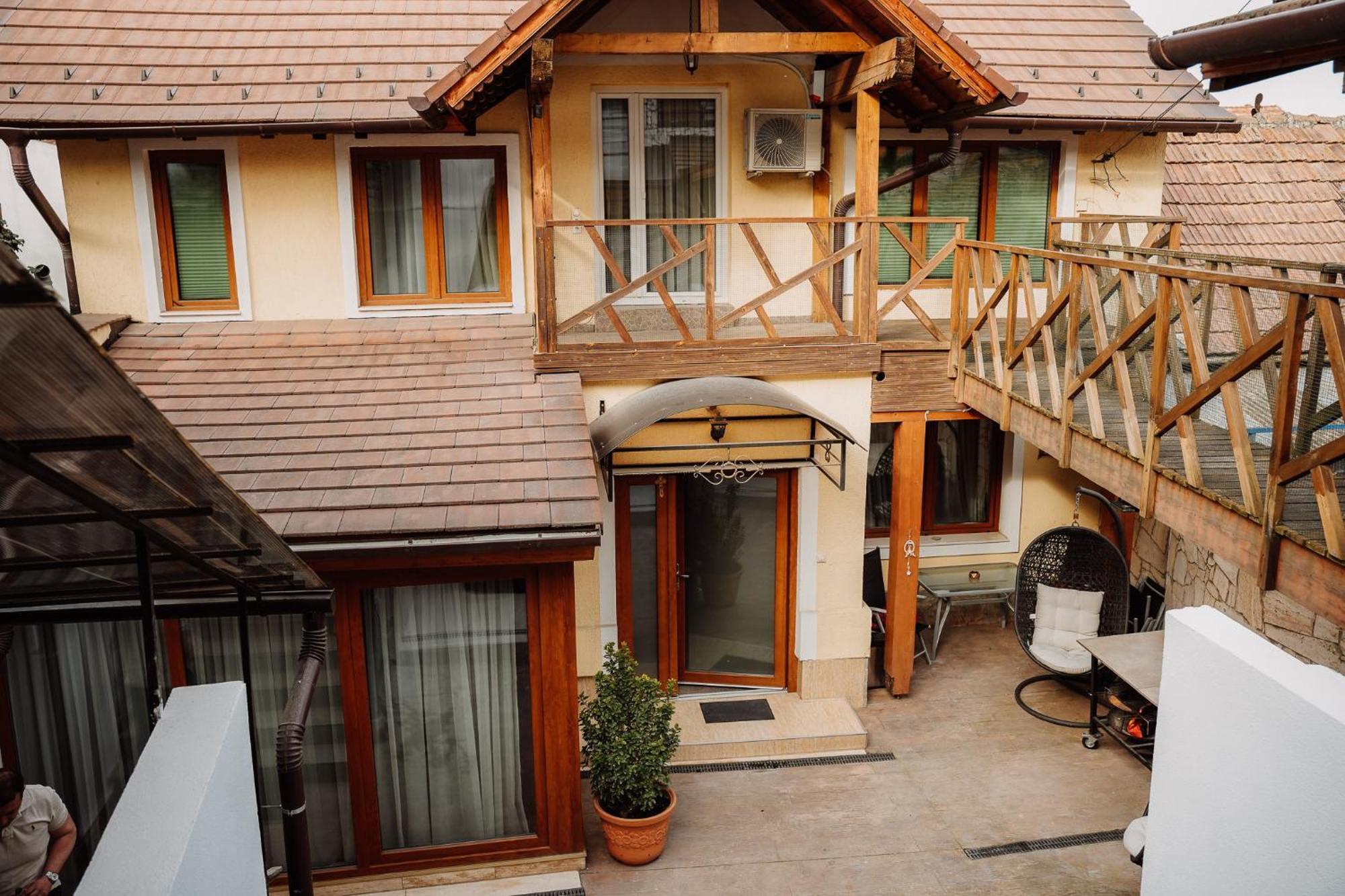 Real Home 1 Sibiu Bagian luar foto